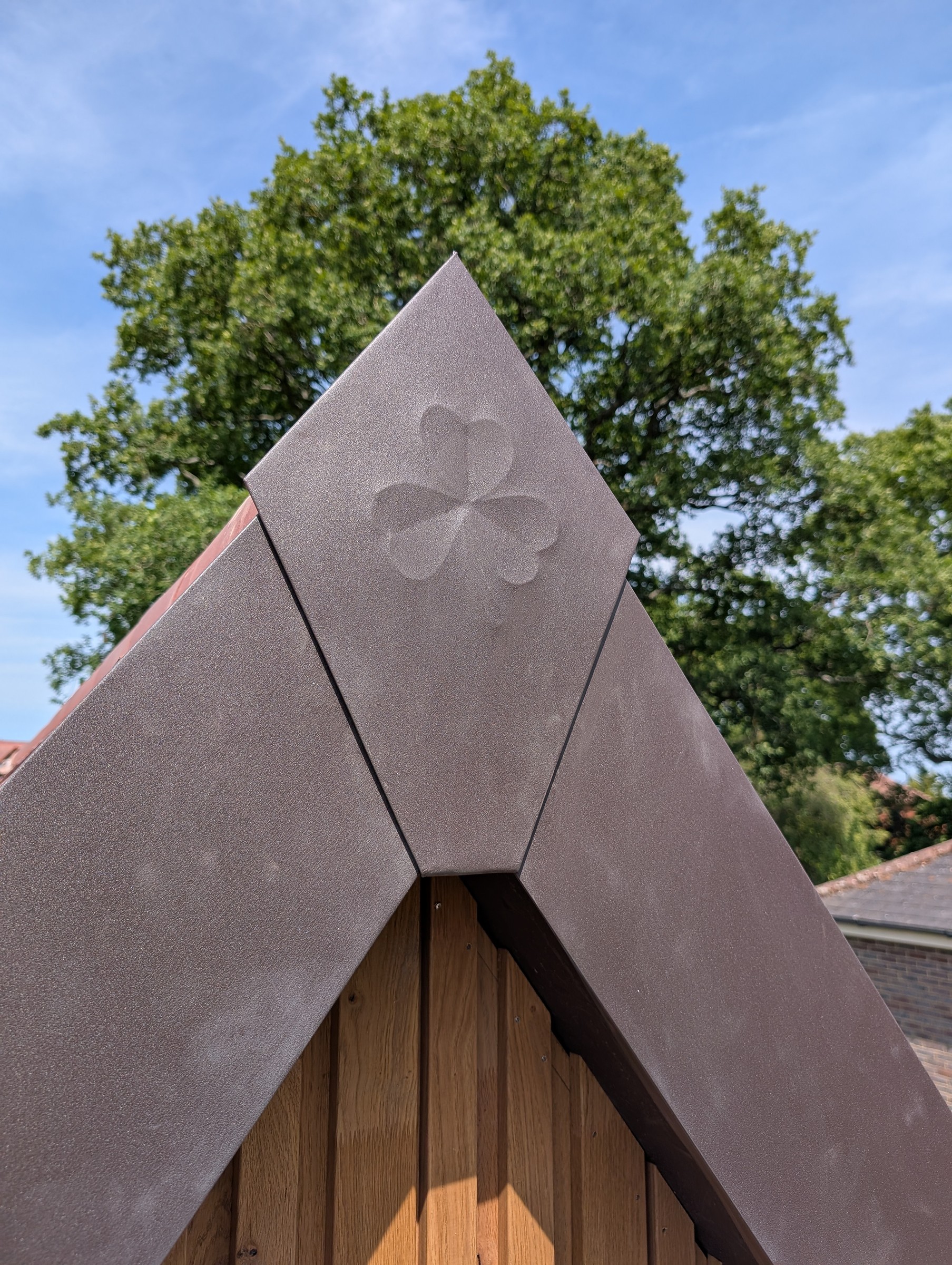 Clover Leaf Verge Apex Cap image 1